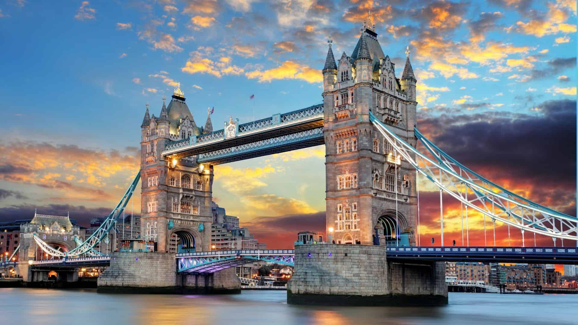 Magical London Bridge with Neil Stay